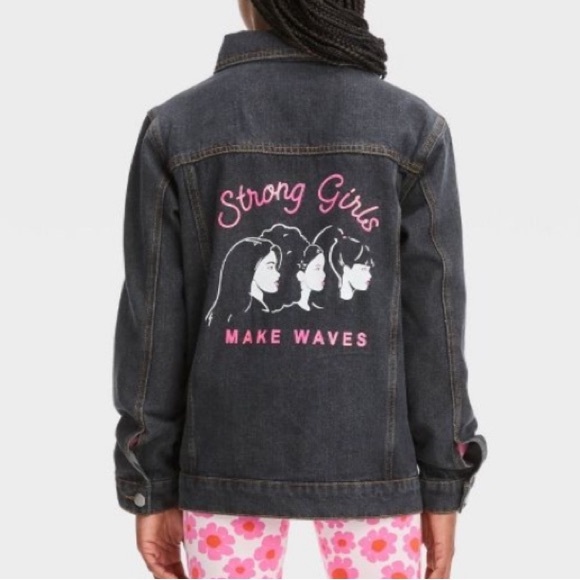 NWT Mattel Barbie denim jean jacket, button up bright pink graphics med 6/7 - Picture 3 of 11